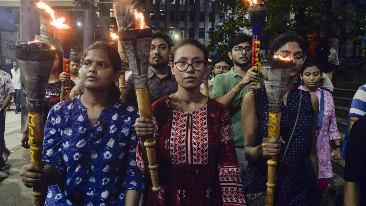 Bengal junior doctors resume 'total cease work', to hold march on Wednesday