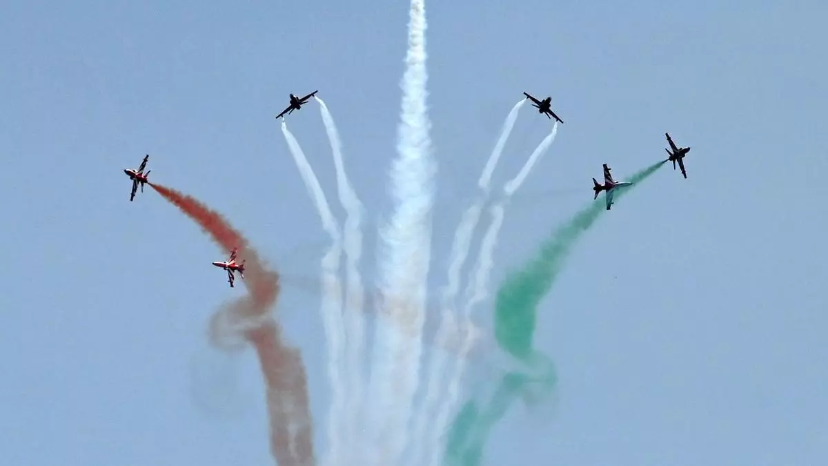 IAF enthrals Chennaites with a dazzling aerial display at the final air show rehearsal